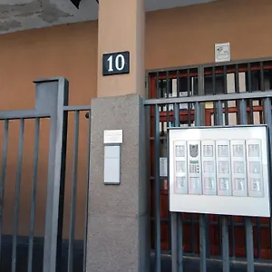 https://cara-revello.italymilanhotels.net